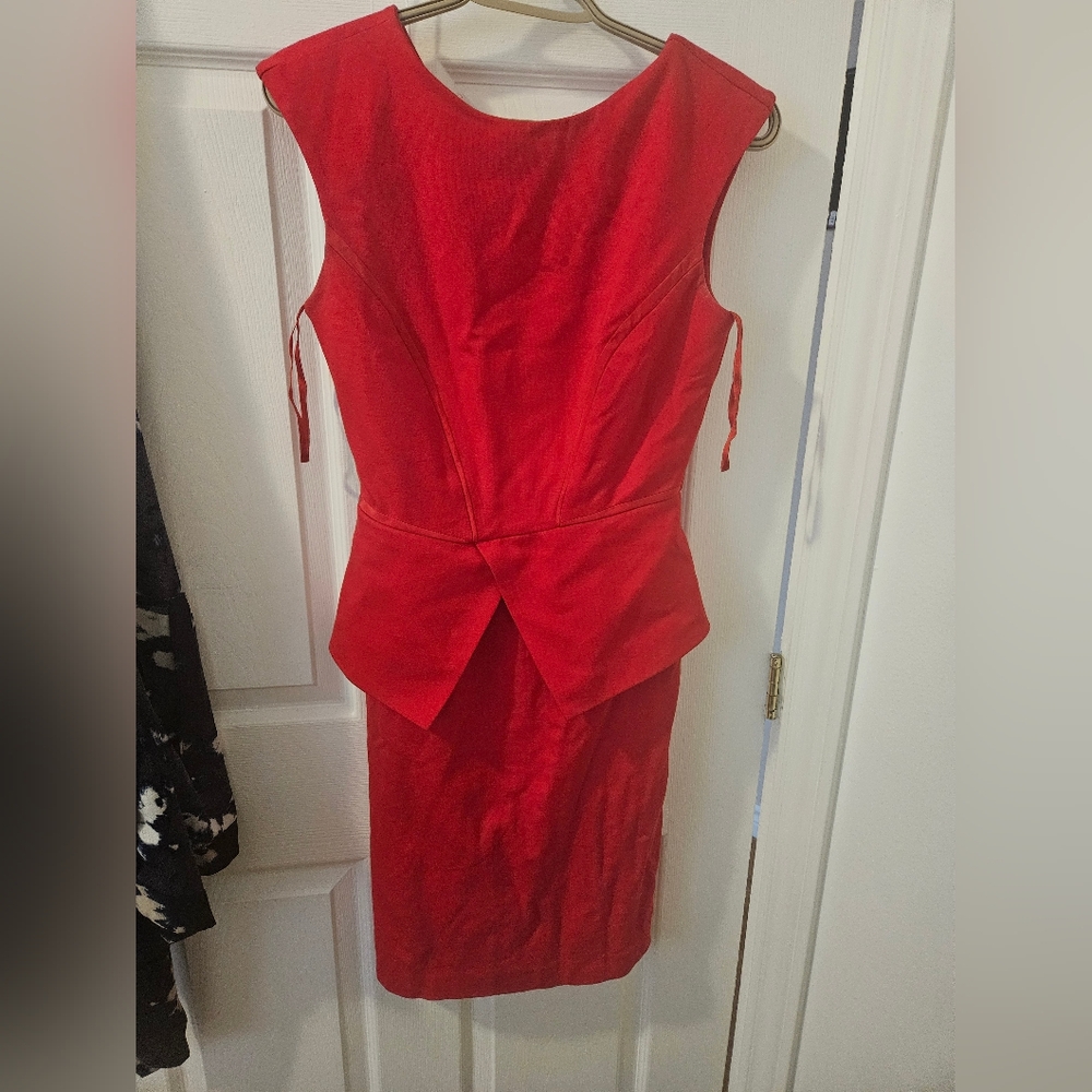 Elegant Red Sleeveless Dress